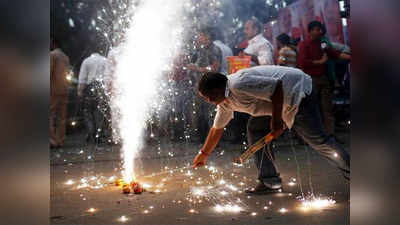 diwali: मध्यरात्री फटाके फोडले, पहिला गुन्हा दाखल