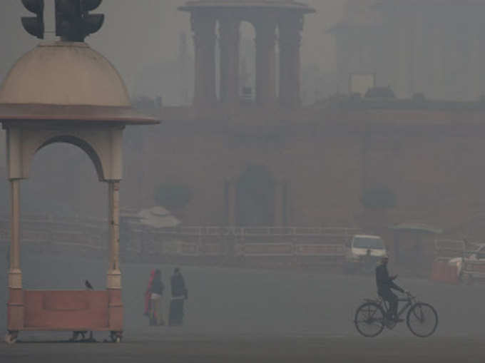दमघोंटू हुई दिल्ली की हवा