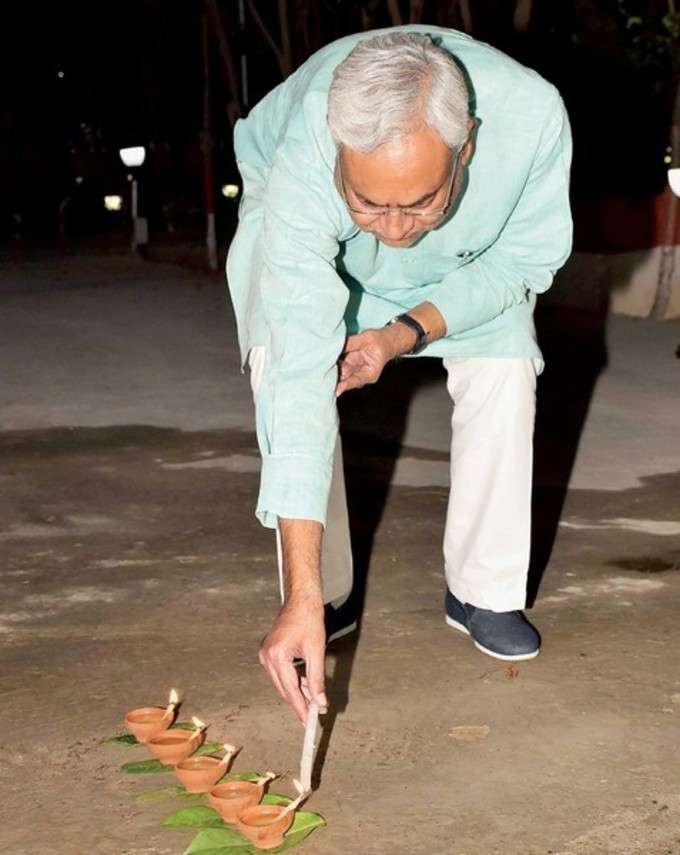 ದೀಪಾವಳಿ ಸಡಗರದಲ್ಲಿ ಮುಖ್ಯಮಂತ್ರಿ