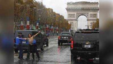 ट्रंप की यात्रा के दौरान पैरिस में टॉपलेस प्रदर्शनकारियों को किया गया गिरफ्तार