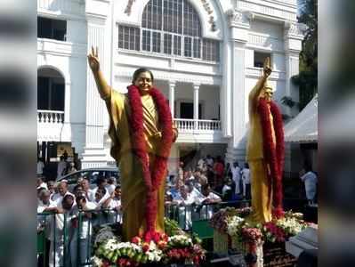 Jayalalitha Statue: ஜெயலலிதா சிலை அதிமுக அலுவலகத்தில் இன்று திறக்கப்பட்டது