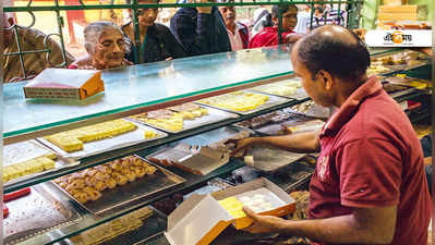 বাড়ছে মিষ্টির ব্যবসা, কিন্তু দক্ষ কারিগর কই