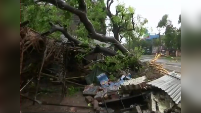 Cyclone Gaja: തമിഴ്നാട്ടിൽ കനത്ത നാശം; 76,000 പേരെ ഒഴിപ്പിച്ചു