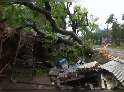Cyclone Gaja: തമിഴ്നാട്ടിൽ കനത്ത നാശം; 76,000 പേരെ ഒഴിപ്പിച്ചു