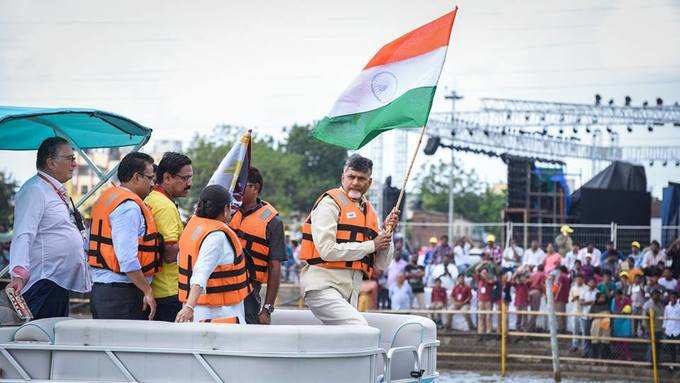 అమరావతిలో అంతర్జాతీయ బోట్ రేస్‌.. అదుర్స్!