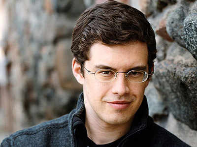 Christopher Paolini  Birthday 19 साल में स्टार बना यह अमेरिकी लेखक