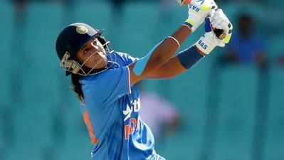 Harmanpreet Kaur:சிக்ஸர் அடிப்பதில் ஆண்களை மிஞ்சி சாதனை படைத்த இந்திய கேப்டன் ஹர்மன்ப்ரீத் கவுர்