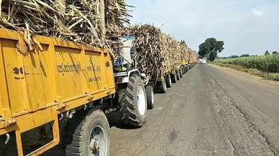 300ಕ್ಕೂ ಹೆಚ್ಚು ಟ್ರ್ಯಾಕ್ಟರ್‌ ತಡೆದ ರೈತರು