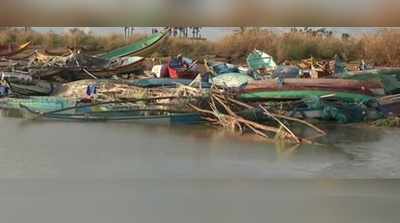 Gaja Cyclone: சிதைந்து போன சிறுதலைக்காடு கிராமம்: வெட்டவெளியில் தவிக்கும் கிராமத்தினர்!