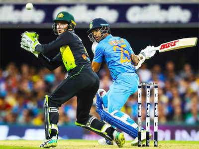 India vs Australia: पहले टी20 में भारत को ऑस्ट्रेलिया ने दी मात, सीरीज में बनाई बढ़त