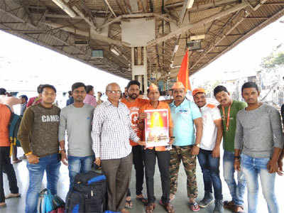 ayodhya: चलो अयोध्या, शिवसैनिकांचा जत्था ठाण्यातून रवाना