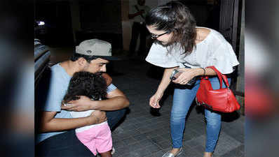 सनी लियोनी की बेटी ने कुछ यूं लगाया रणविजय सिंह को गले, देखें प्यारी तस्वीर