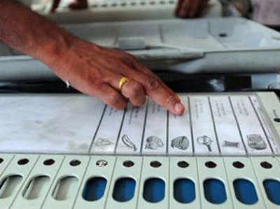 सुप्रीम कोर्ट ने खारिज की EVM की जगह बैलेट पेपर से वोटिंग की मांग