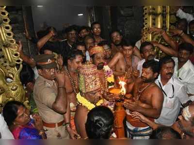 Tiruvannamalai Deepam 2018: திருவண்ணாமலை அண்ணாமலையார் கோயிலில் பரணி தீபம் ஏற்றம்!