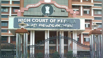 Kerala High Court: ശബരിമലയിൽ പോകാൻ സുരക്ഷ തേടി യുവതികൾ ഹൈക്കോടതിയിൽ