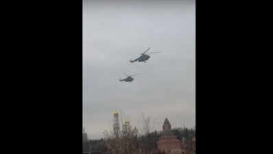 रूस में राष्ट्रपति भवन के ऊपर उड़े रहस्यमय हेलिकॉप्टर, आशंकाएं जताते रहे लोग