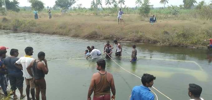 ನಾಲೆಗೆ ಬಿದ್ದ ಬಸ್ 