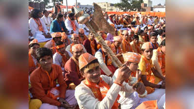 विश्व हिंदू परिषद की 5 घंटे की धर्मसभा, लोग आशंकित, किले में तब्दील अयोध्या