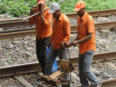 रेल्वेच्या चतुर्थ श्रेणी कर्मचाऱ्यांची थायलँड वारी