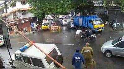 Chennai police: புகார் செய்ததற்காக வாகனத்திலிருந்து காவலரை தள்ளி விட்ட ஆய்வாளர் சஸ்பெண்ட்