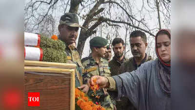 nazir ahmad wani: दह​शतवाद सोडून सैन्यात गेला, देशासाठी शहीद झाला