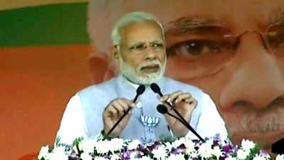 Modi in Nizamabad: కేసీఆర్ కాంగ్రెస్ విద్యార్థి, ఫ్రెండ్లీ మ్యాచ్ ఆడుతున్నారు: మోదీ