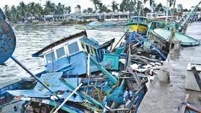 ഗജ ചുഴലിക്കാറ്റിൽ തകര്‍ന്ന തമിഴ്നാടിന് കേരളത്തിന്‍റെ 10 കോടി