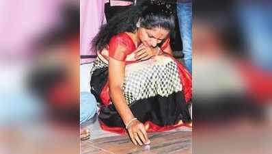 MP Kavitha: అల్లుబండపై రూపాయి నాణెం నిలబెట్టిన కవిత.. టీఆర్ఎస్‌దే గెలుపా?