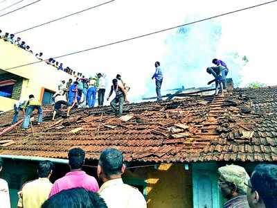 ಶಾರ್ಟ್‌ ಸಕ್ರ್ಯೂಟ್‌ದಿಂದ ಮನೆಗೆ ಬೆಂಕಿ; ಅಪಾರ ಹಾನಿ