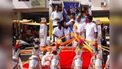 ಕುರುಬ ಬಳಗದಿಂದ ಕನಕದಾಸರ ಭಾವಚಿತ್ರ ಮೆರವಣಿಗೆ