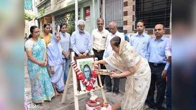 बहिणाबाईंची कविता गीतेइतकीच श्रेष्ठ