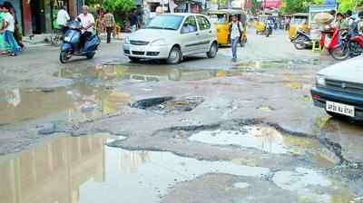 బోర్డర్‌లో ఉగ్రవాదుల కంటే రోడ్లపై గుంతలే ప్రమాదకారి: సుప్రీం 