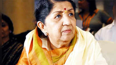 Lata Mangeshkar Retirement: निवृत्तीची चर्चा लतादीदींनी फेटाळली!