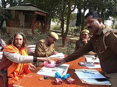 अयोध्याकांड की बरसी पर आत्मदाह का किया था ऐलान, संत गिरफ्तार