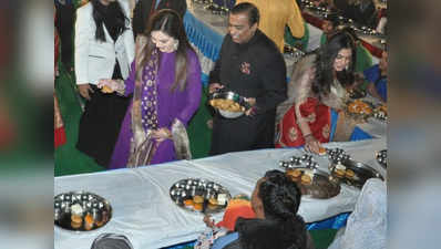 ईशा की शादी से पहले अंबानी परिवार ने अन्न सेवा कर लिया उदयपुर का आशीर्वाद
