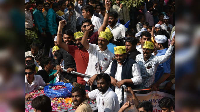 सूरत: अल्पेश कथीरिया की रिहाई पर पास ने निकाली रैली 