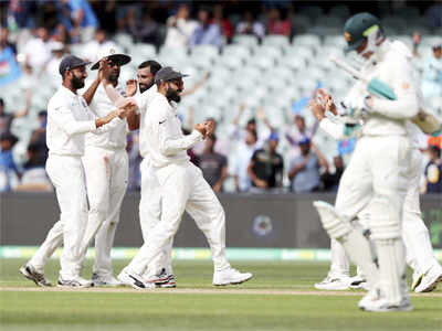 Ind Vs Aus: भारताला विजयासाठी हव्यात ६ विकेट