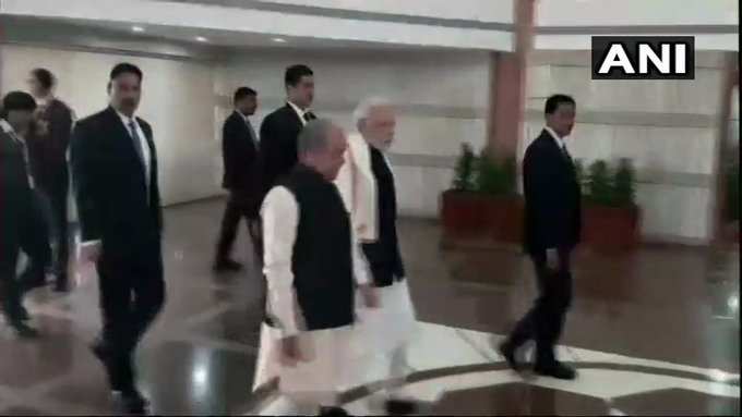 सर्वदलीय में बैठक में पहुंचे प्रधानमंत्री नरेंद्र मोदी
