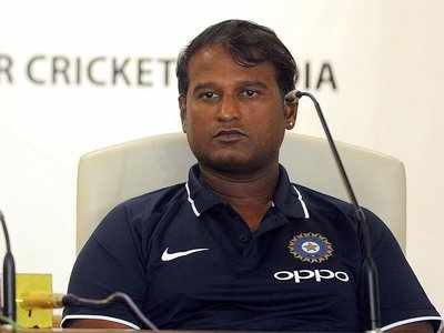 Ramesh Powar: ஹர்மான்பிரீத், மந்தனா ஆதரவால், பயிற்சியாளராக மீண்டும் விண்ணப்பித்த ரமேஷ் பவார்!