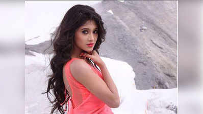 Yeh Rishta Kya Kehlata Hai Naira Hot Photos शिवांगी जोशी की ग्लैमरस तस्वीरें