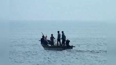 8 தமிழக மீனவர்களை சிறைபிடித்தது இலங்கை கடற்படை