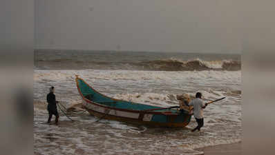 Cyclone Phethai: तेजी से बढ़ रहा है पेथाई तूफान, आंध्र में 22 ट्रेनें रद्द, चेतावनी