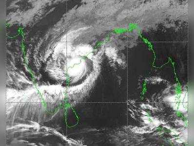 Cyclone Pethai Live Status: తెలుగు రాష్ట్రాలను వణికించిన పెథాయ్ తుఫాన్