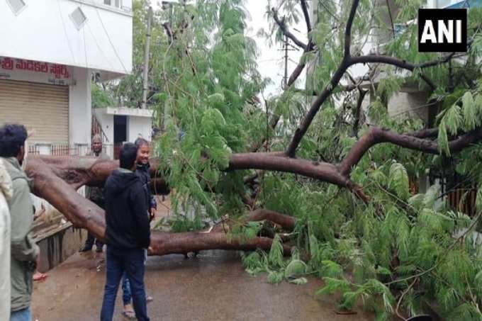 ఏపీపై పెథాయ్ తుఫాన్ పంజా