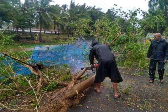 ఏపీపై పెథాయ్ తుఫాన్ పంజా