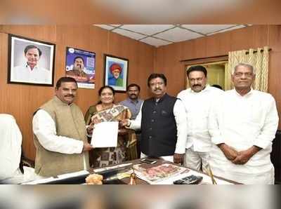 అనూహ్యం.. టీఆర్ఎస్‌ఎల్పీలో కాంగ్రెస్ విలీనం