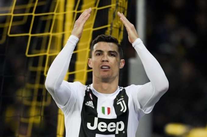 Bern: Juventus&#39; Cristiano Ronaldo reacts during the Champions League group H soc...