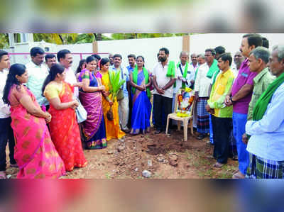 ಮದುವೆ ಮನೆಯಲ್ಲೇ ರೈತರ ದಿನ ಆಚರಿಸಿದ ನವ ದಂಪತಿ!