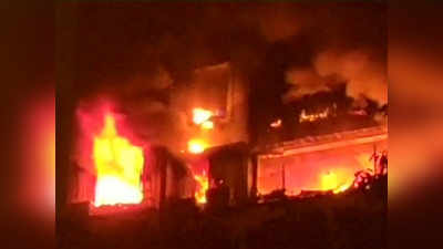 मुंबई: चेंबूरमध्ये इमारतीला भीषण आग,पाच जणांचा मृत्यू