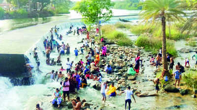 ಕೆಆರ್‌ಎಸ್‌, ರಂಗನತಿಟ್ಟಿಗೆ ಪ್ರವಾಸಿಗರ ದಂಡು